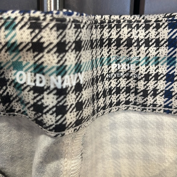 Cute pixie pants 💕 - Picture 2 of 4